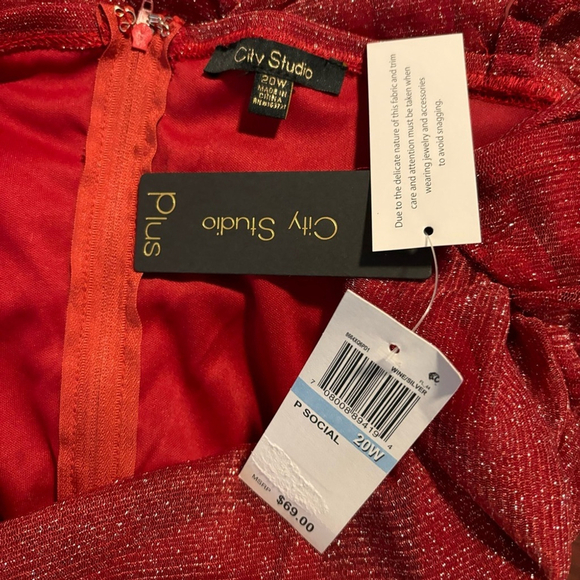 CITY STUDIOS Plus Size Ruched Red Metallic/Sparkly Mesh Mini Dress NWT - Picture 6 of 7